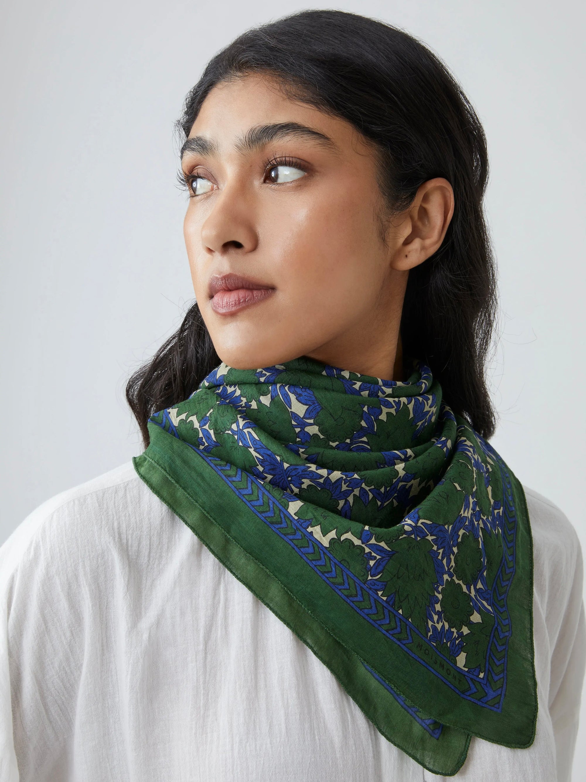 Scarf no. 680 in British Green