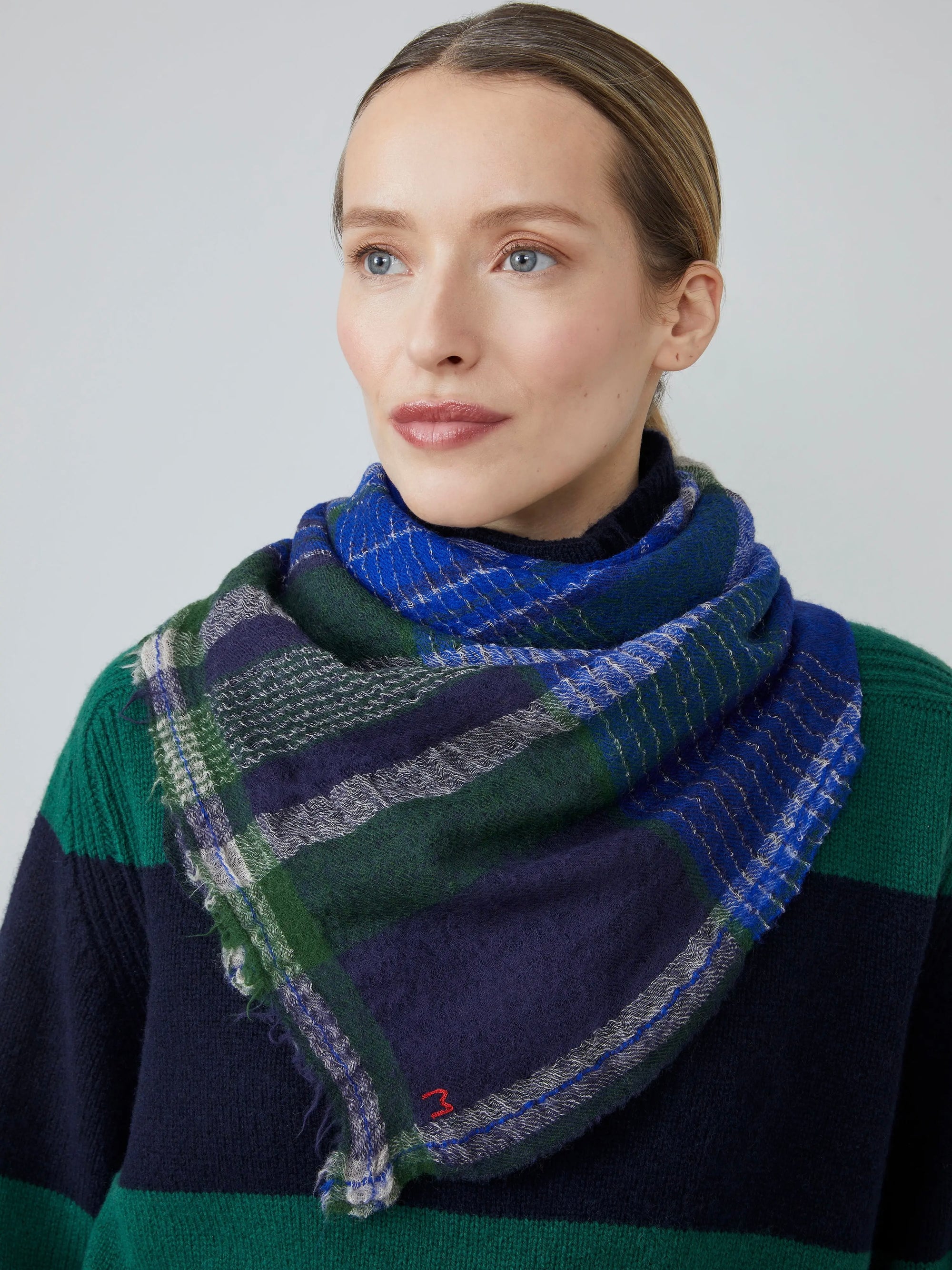 Scarf no. 752 in Royal Blue