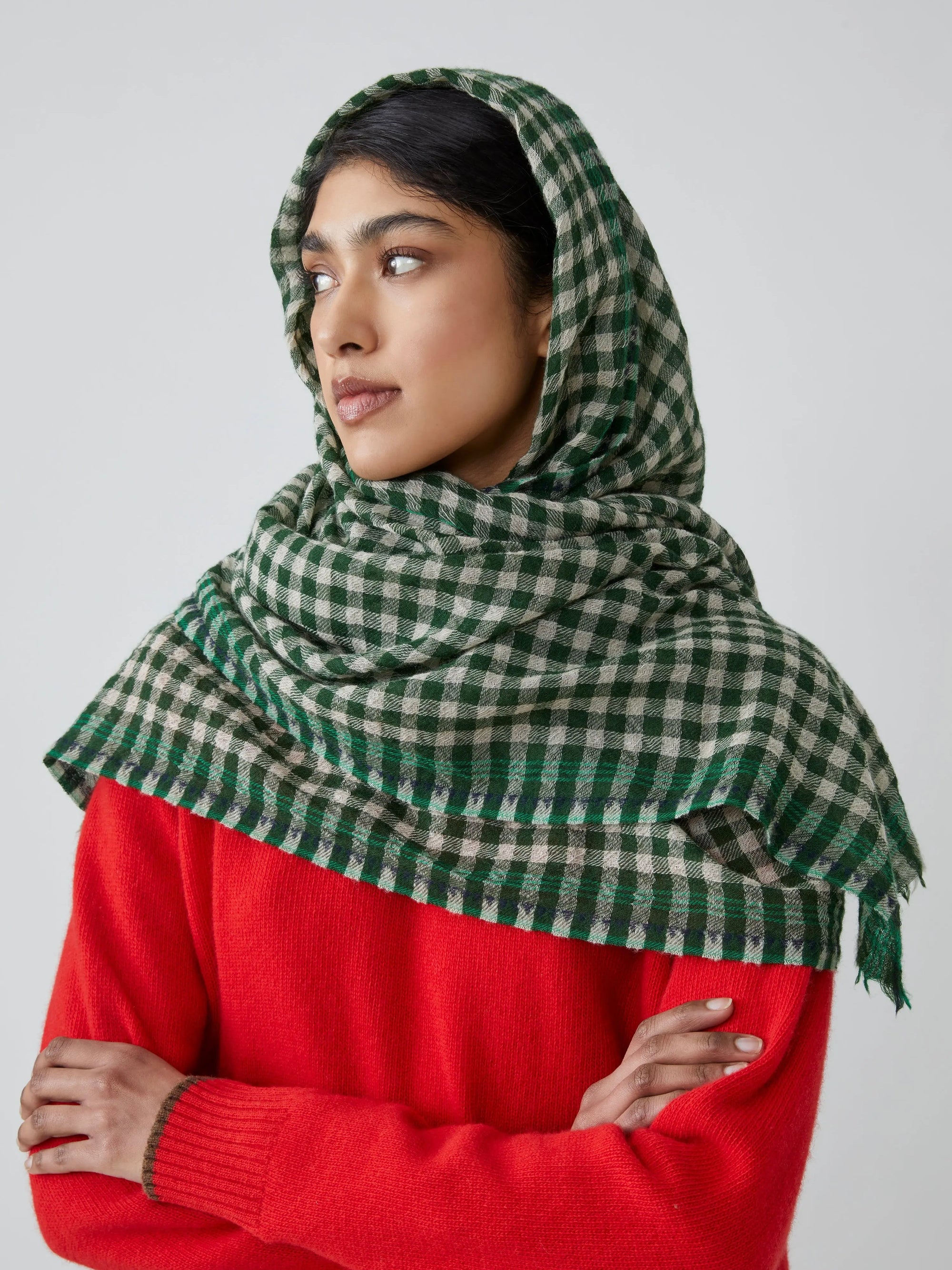 Scarf no. 693 in British Green