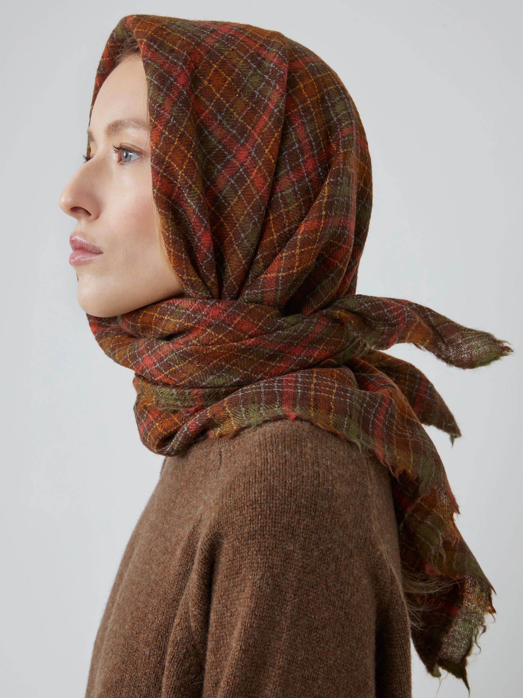 Scarf no. 800 in Coffee