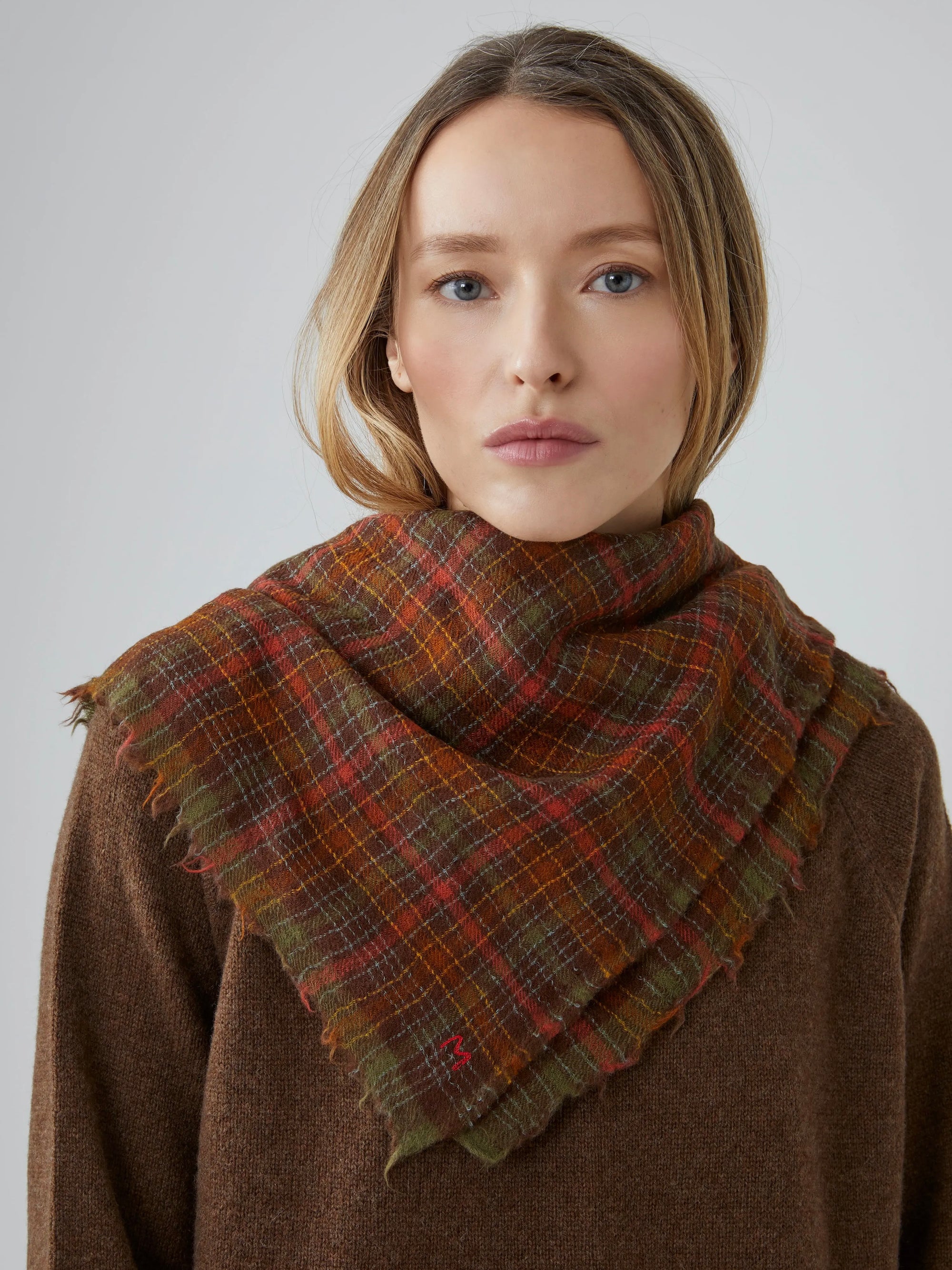 Scarf no. 800 in Coffee