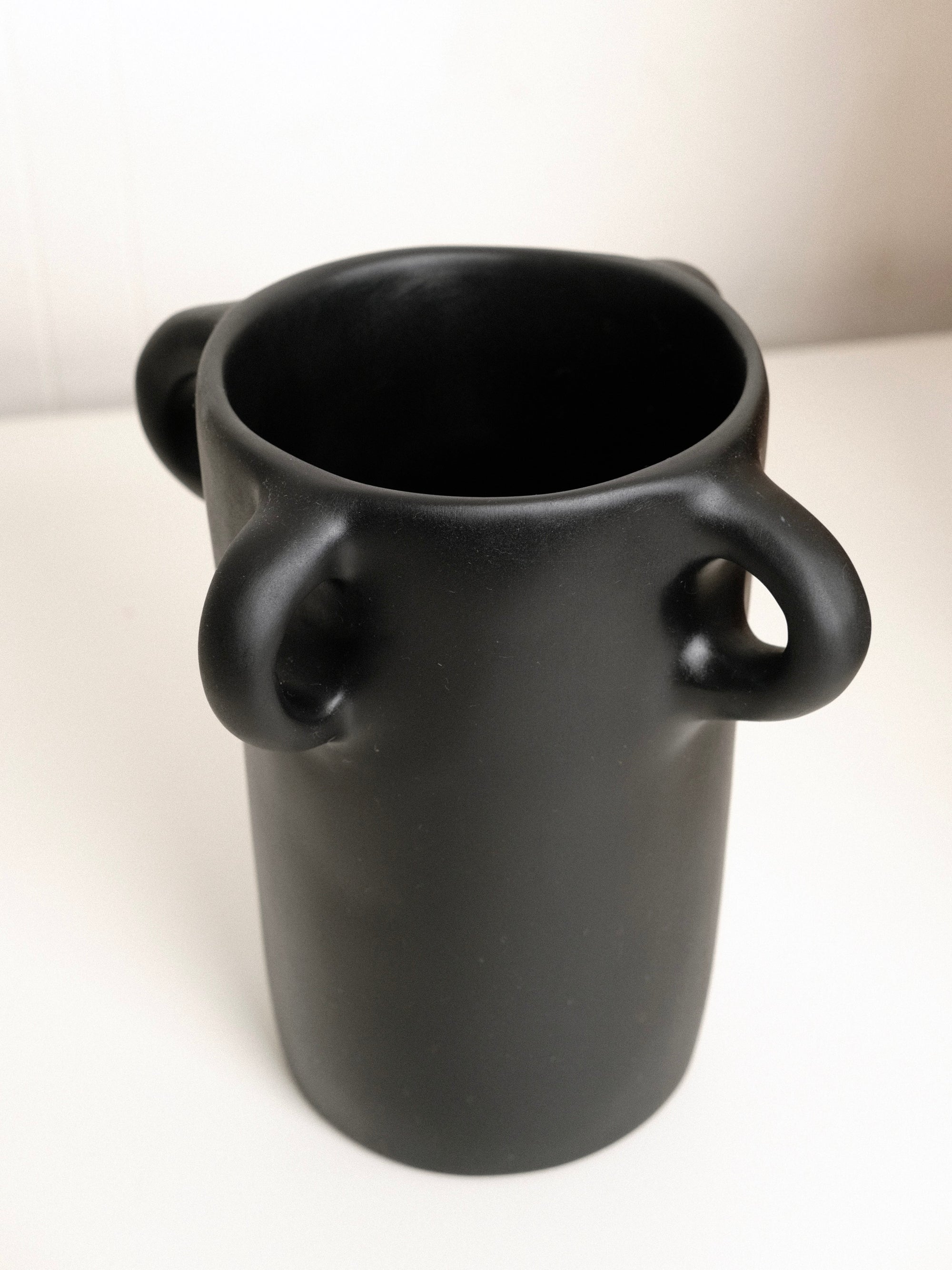 Small Loopy Vase in Black