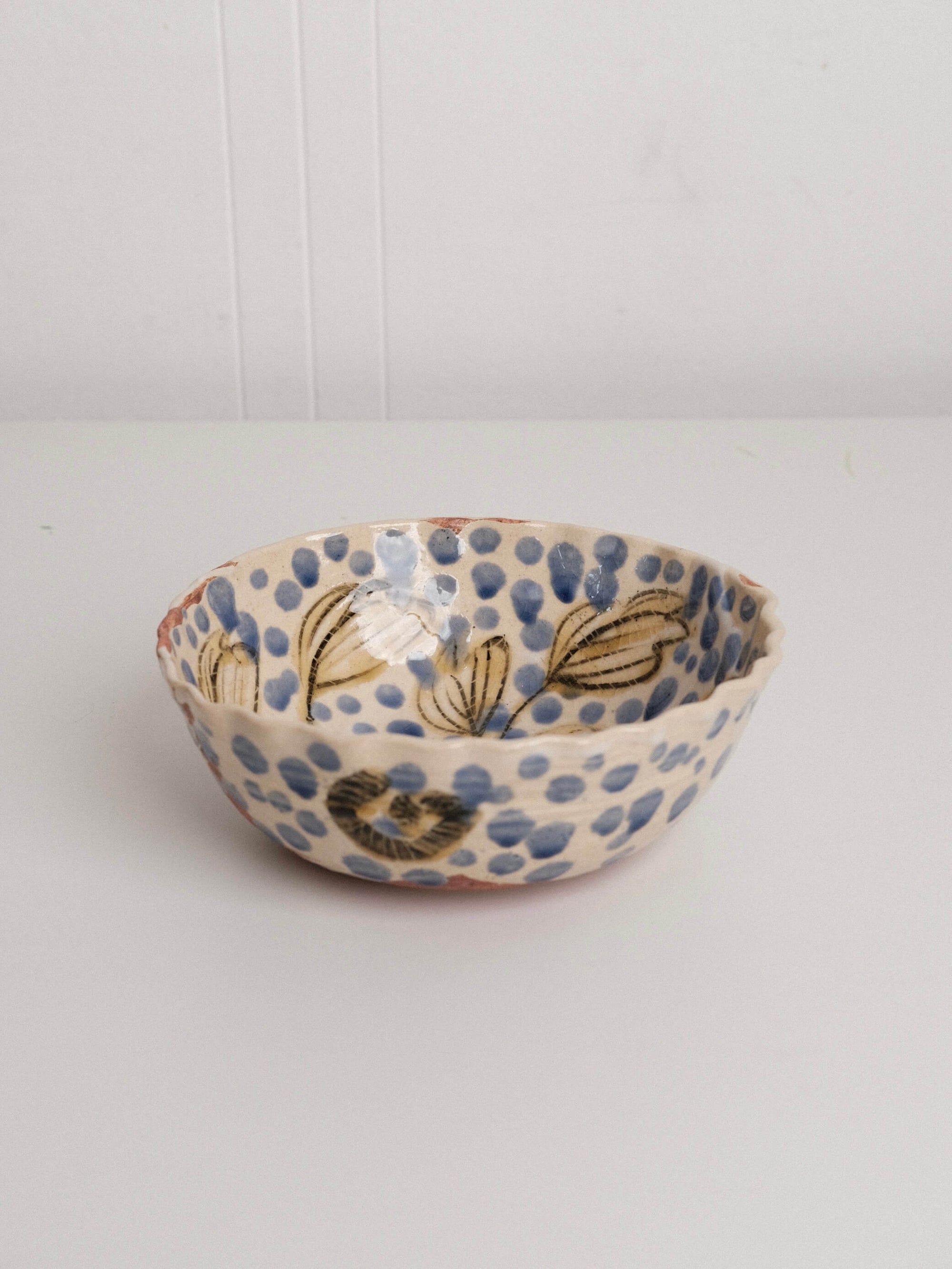 Ruffle Leaves Serving Bowl