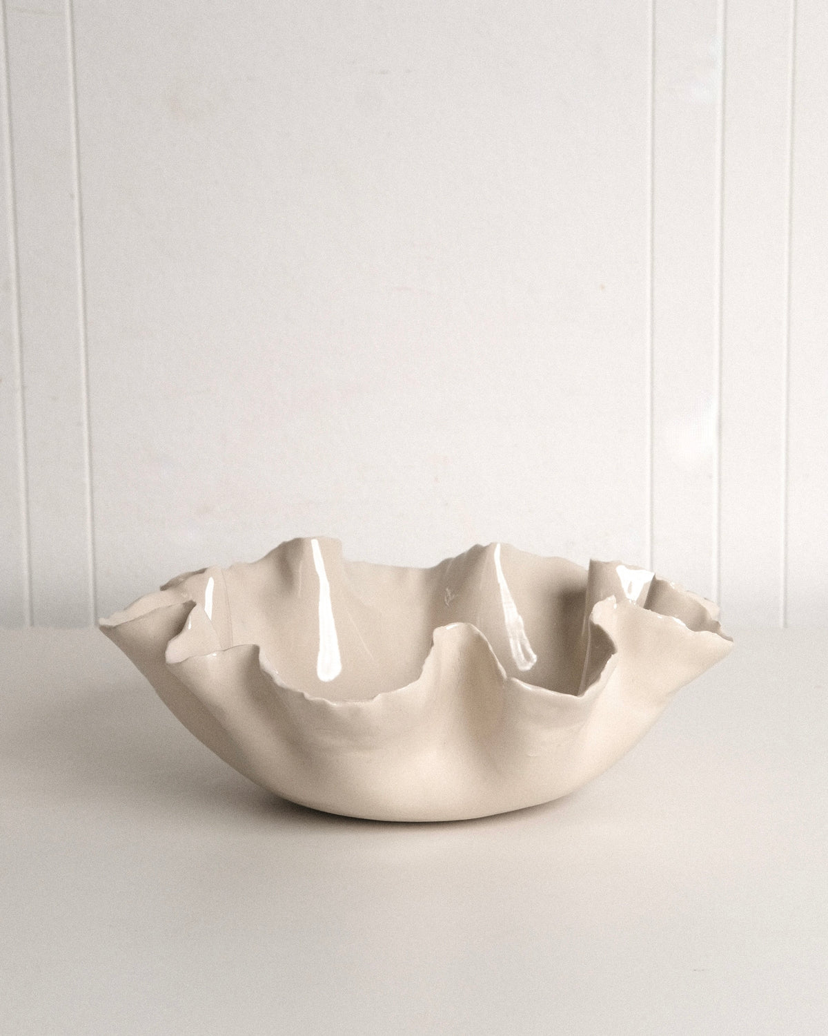 Medium Ruffle Bowl in Cream