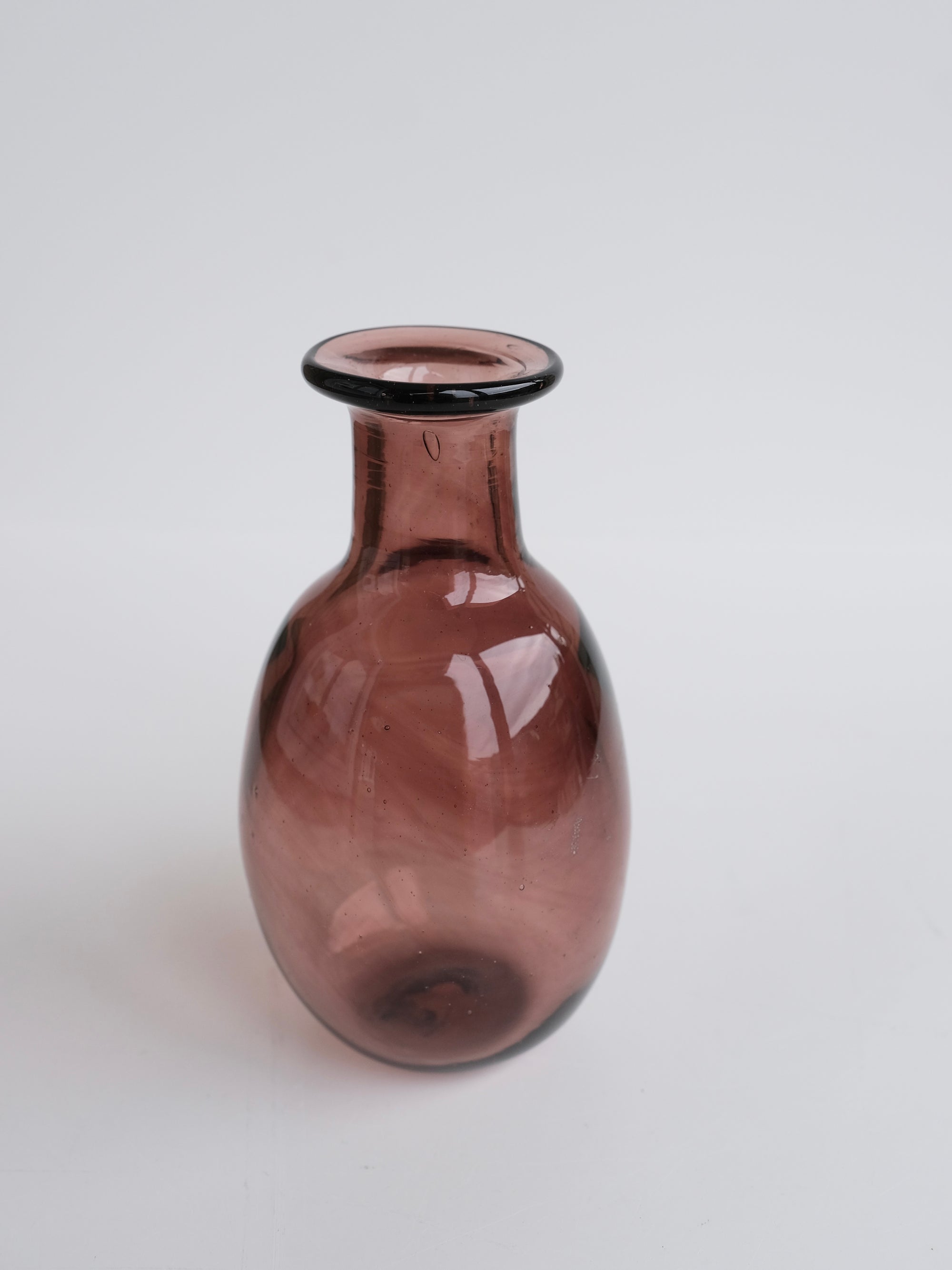Amour Bottle Sans Anse in Raspberry by La Soufflerie