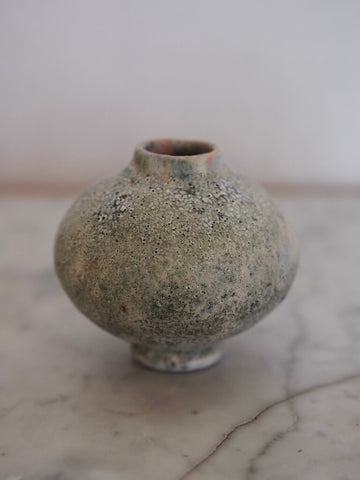 Mini Moon Vase 02 by Aura May