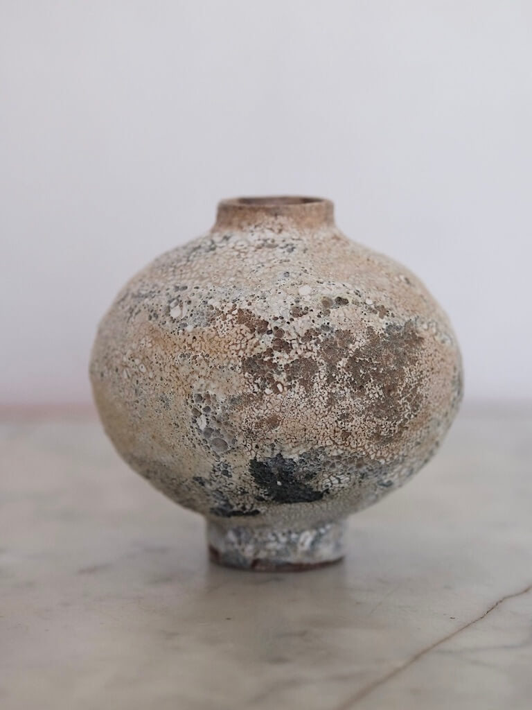 Mini Moon Vase 04 by Aura May