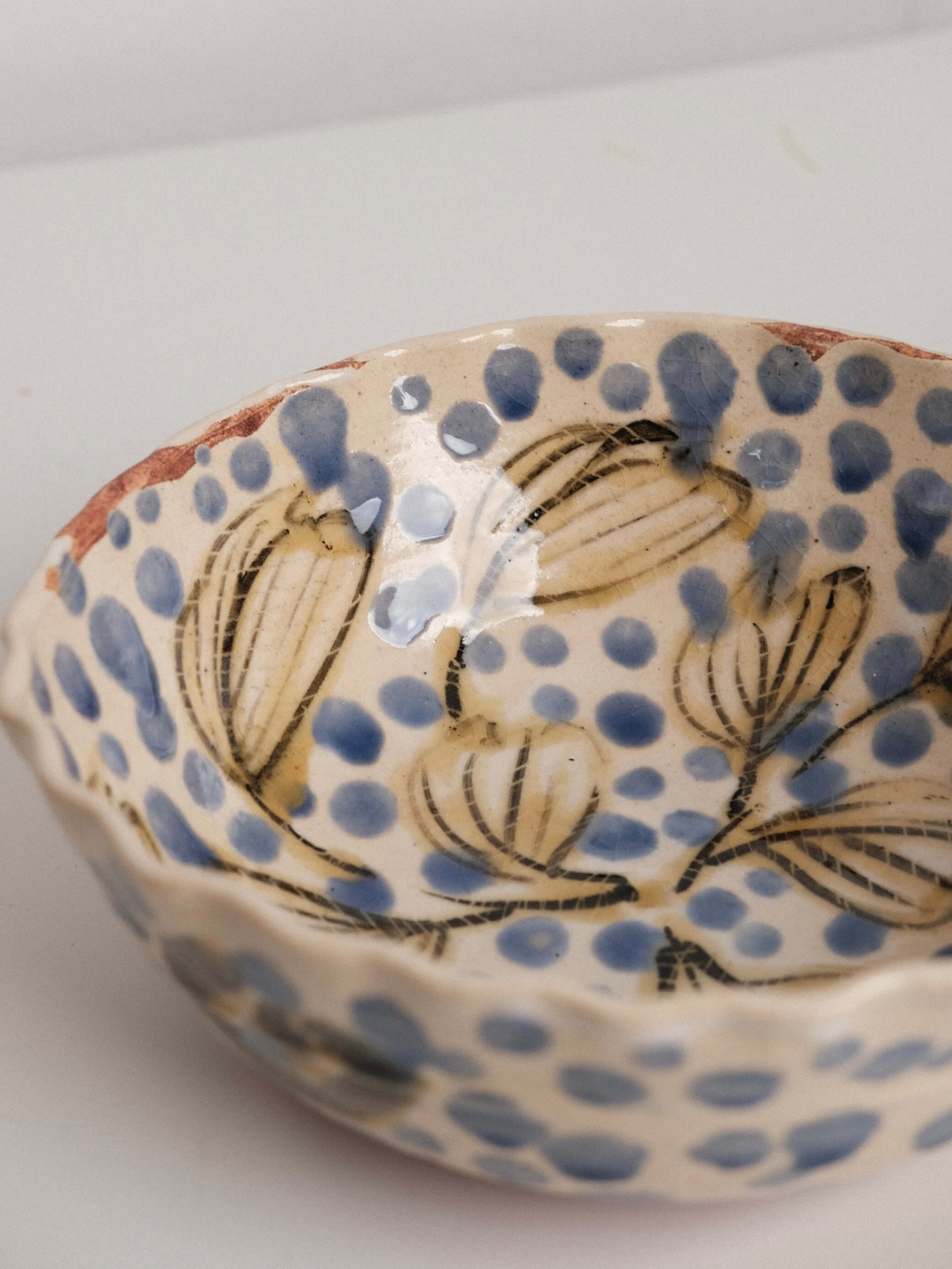 Ruffle Leaves Serving Bowl
